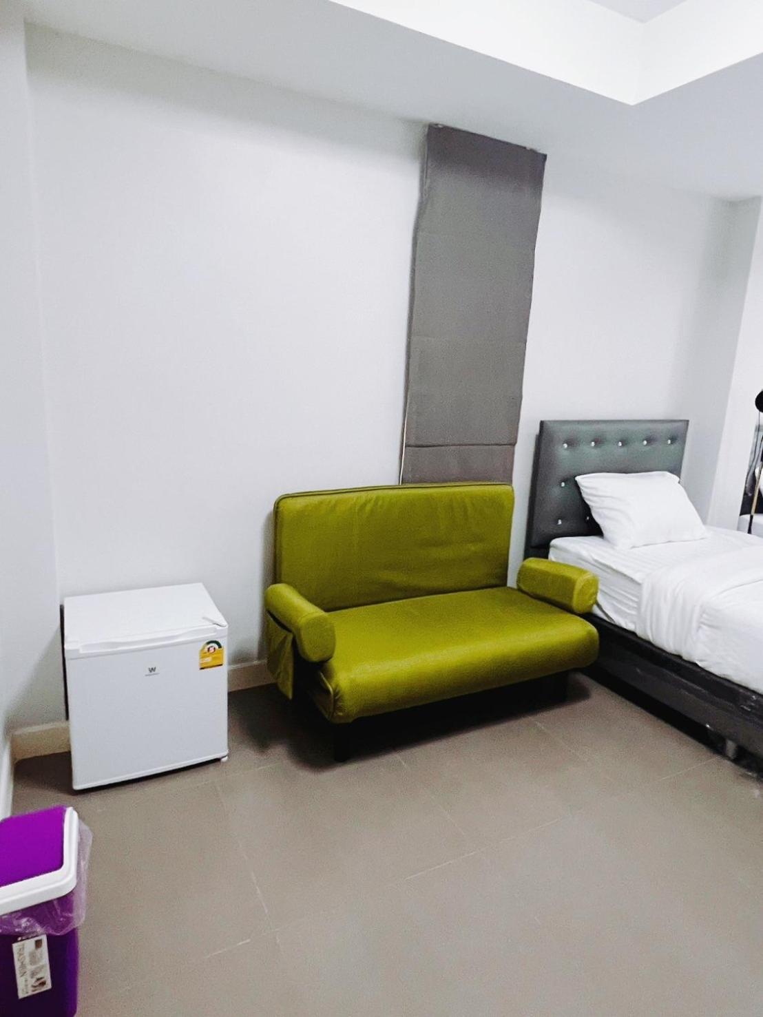 Mitr Inn Mrt Samyot Station - The Grand Palace Банкок Екстериор снимка
