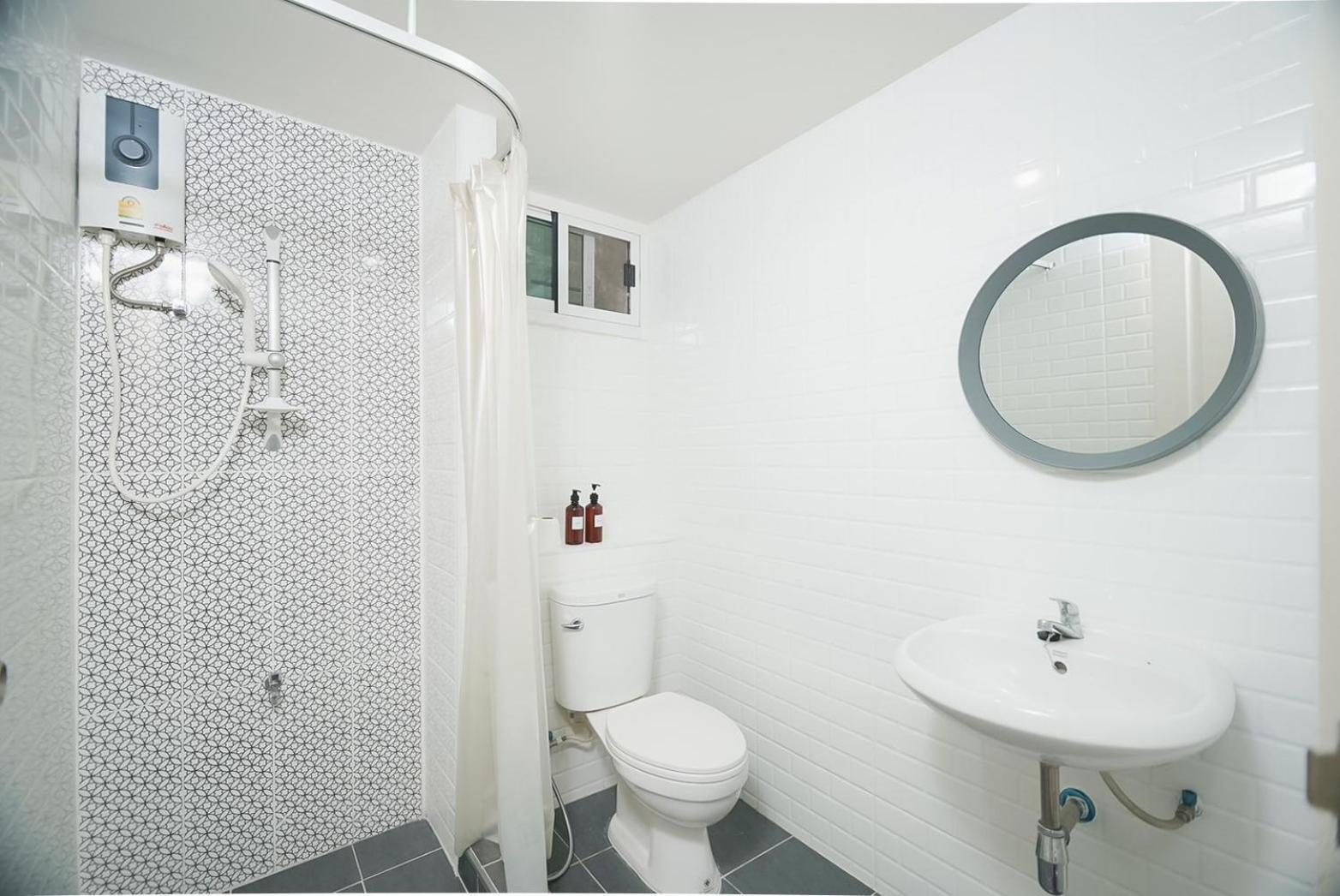 Mitr Inn Mrt Samyot Station - The Grand Palace Банкок Екстериор снимка